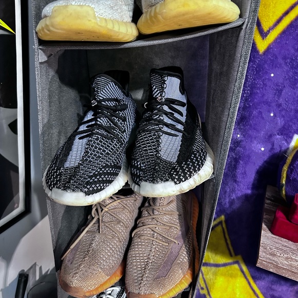 Men’s casual shoes similar to Yeezys made the exact same material too and boost - Picture 4 of 13